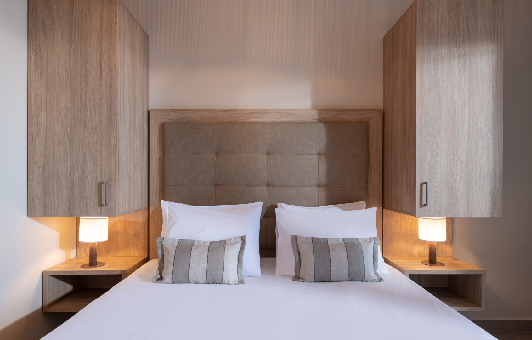 Deluxe Entrance Floor Studio (103)