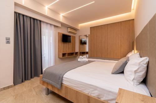 1456triple_studio_a4_8155